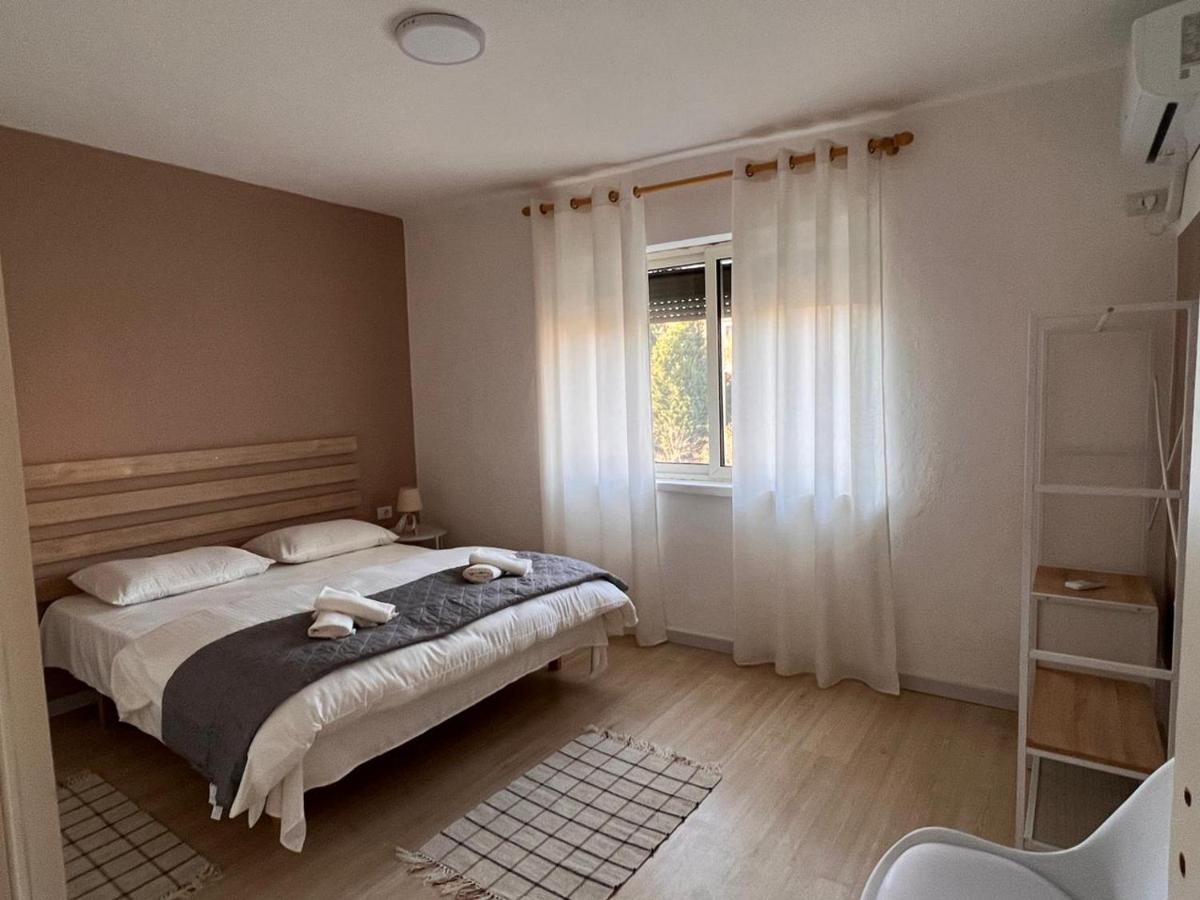 Centre Apartment In Shkodër Esterno foto